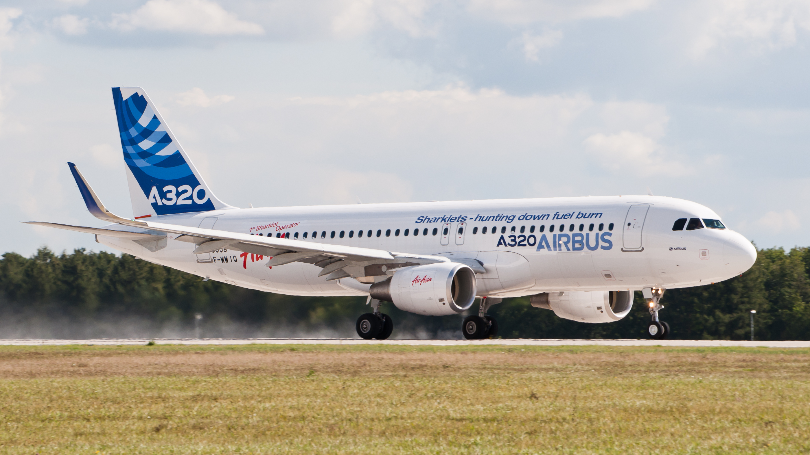 Airbus A320 Picture 01 Barrie Aircraft Museum
