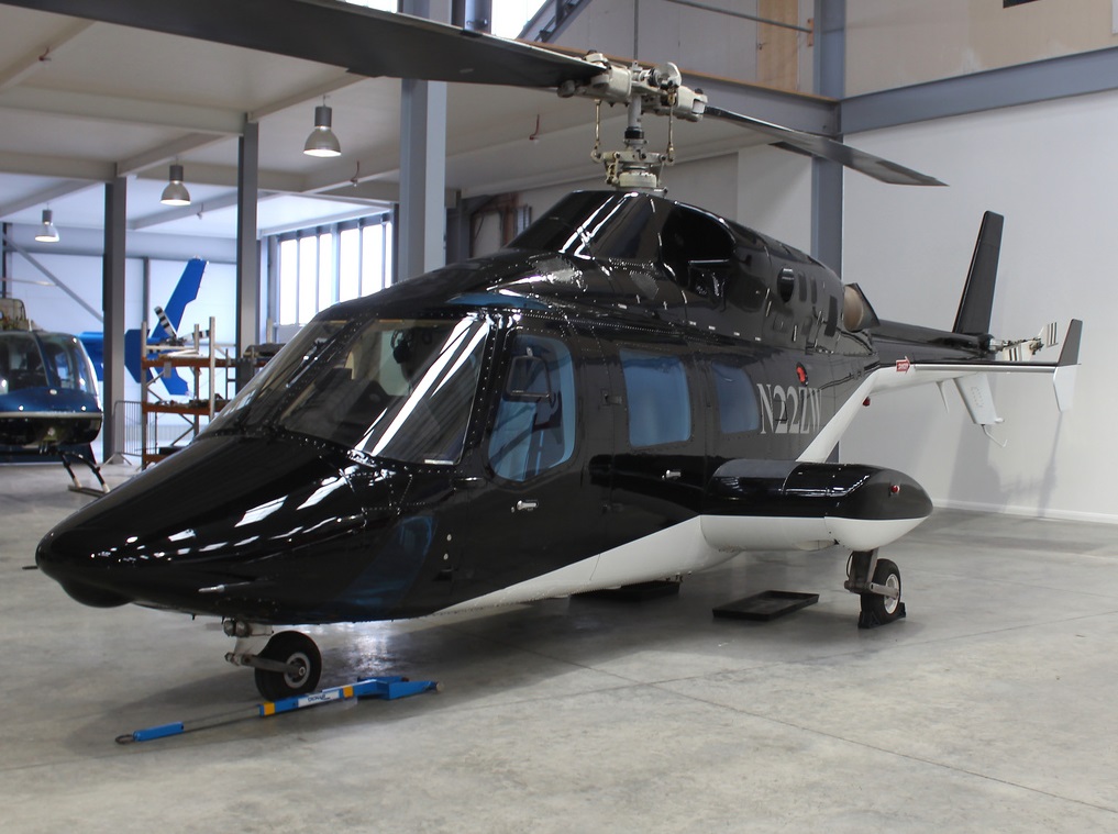 Bell 222 230 Picture 03 Barrie Aircraft Museum