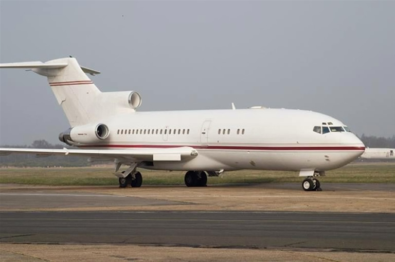Boeing 727-100 next
