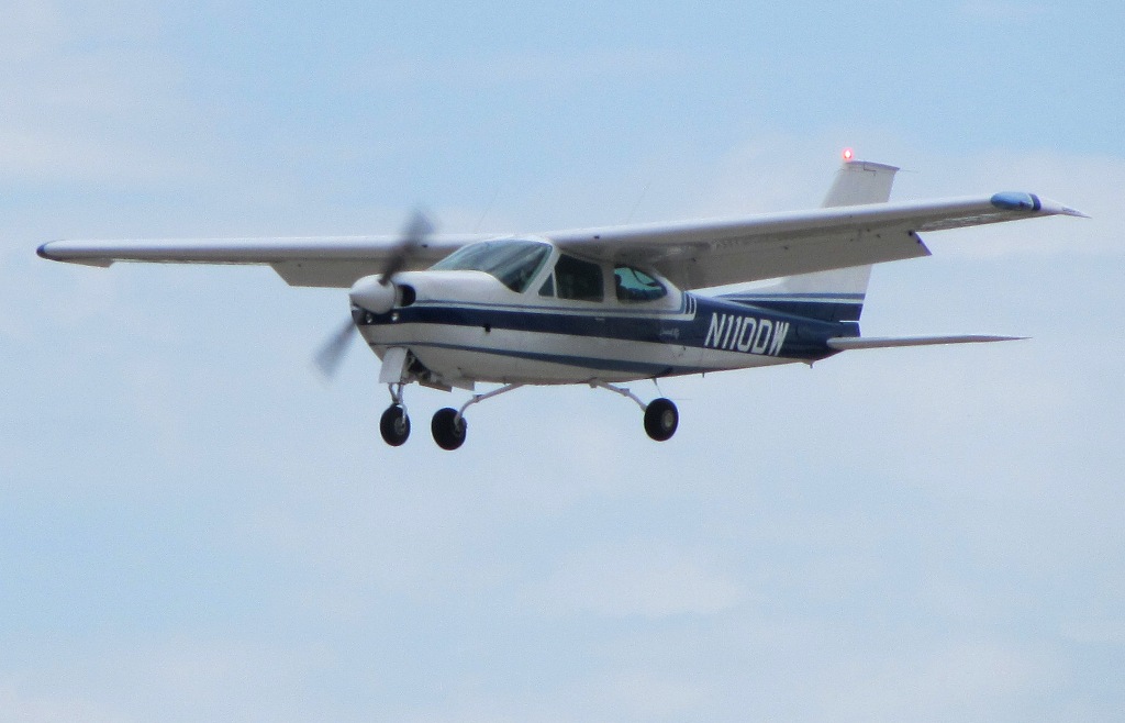 Cessna 177 Cardinal #02