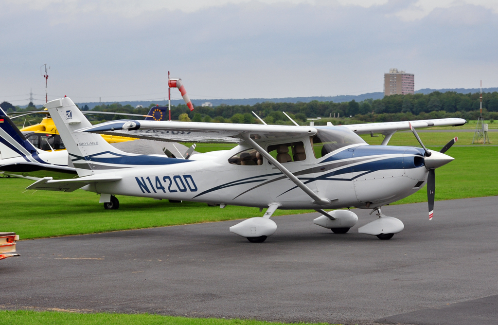 Cessna 182 Skylane #07