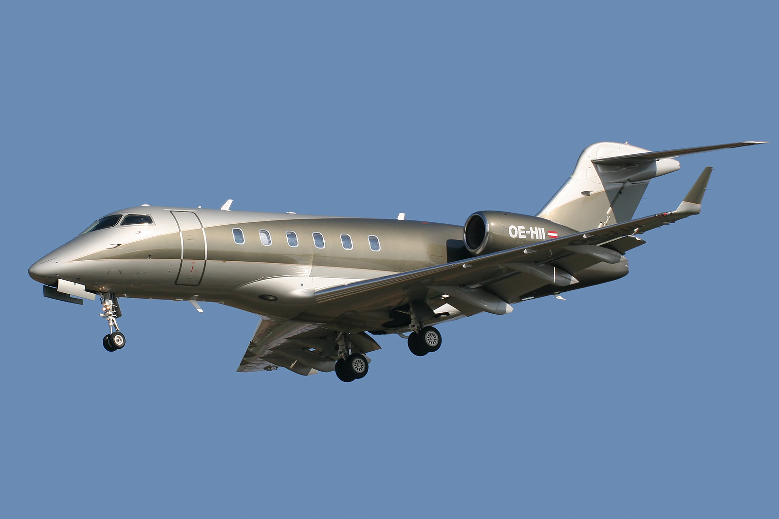 Bombardier BD-100 Challenger 300 #2