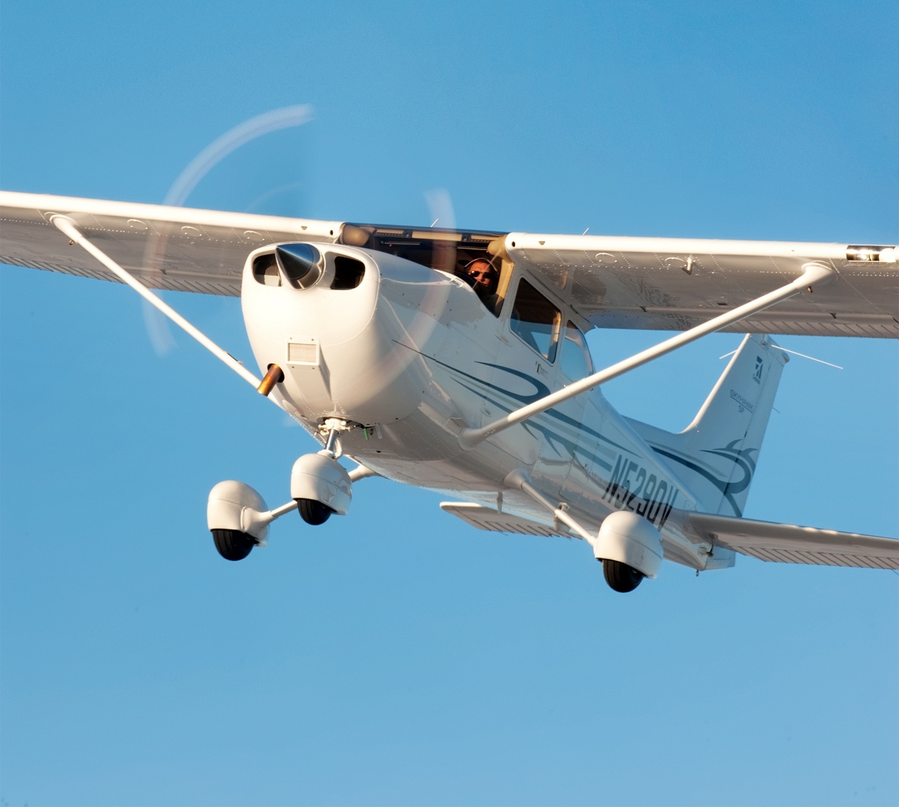 Cessna 172R/S Skyhawk #04