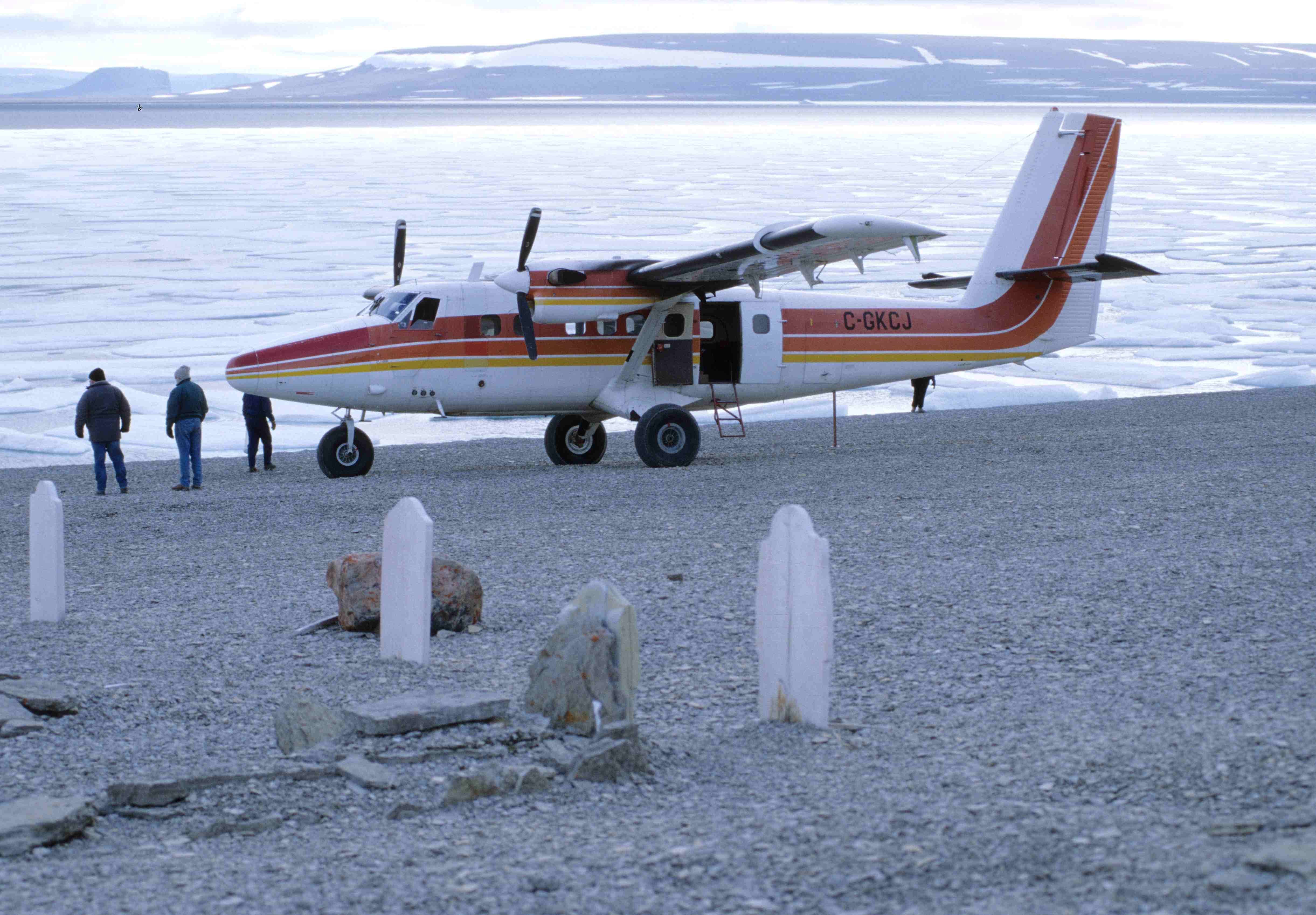De Havilland Canada DHC-6 Twin Otter next